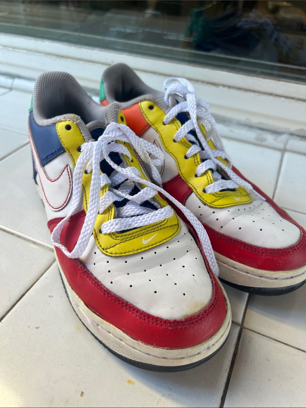 Nike Kids Multi-Panel Sneakers - White, Red, Yellow, Blue, Green Y2K size 6yr